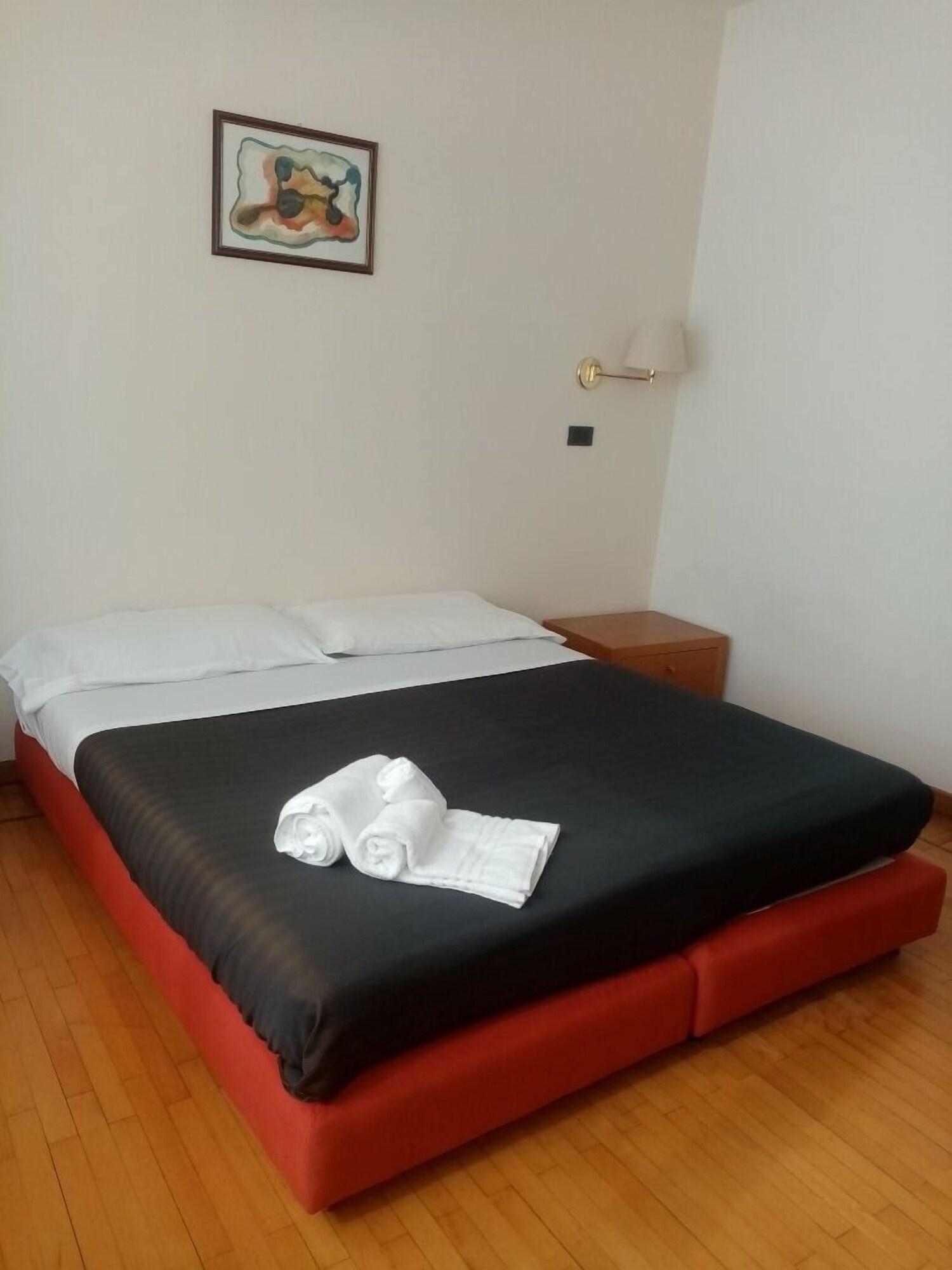 Hotel Cavalieri Pinerolo Luaran gambar