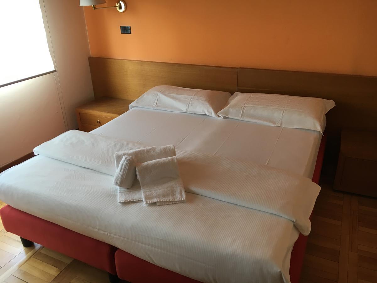 Hotel Cavalieri Pinerolo Luaran gambar