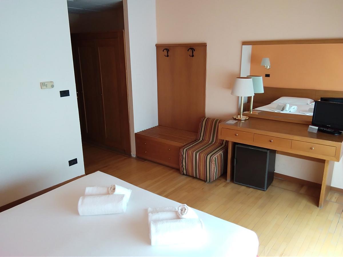 Hotel Cavalieri Pinerolo Luaran gambar