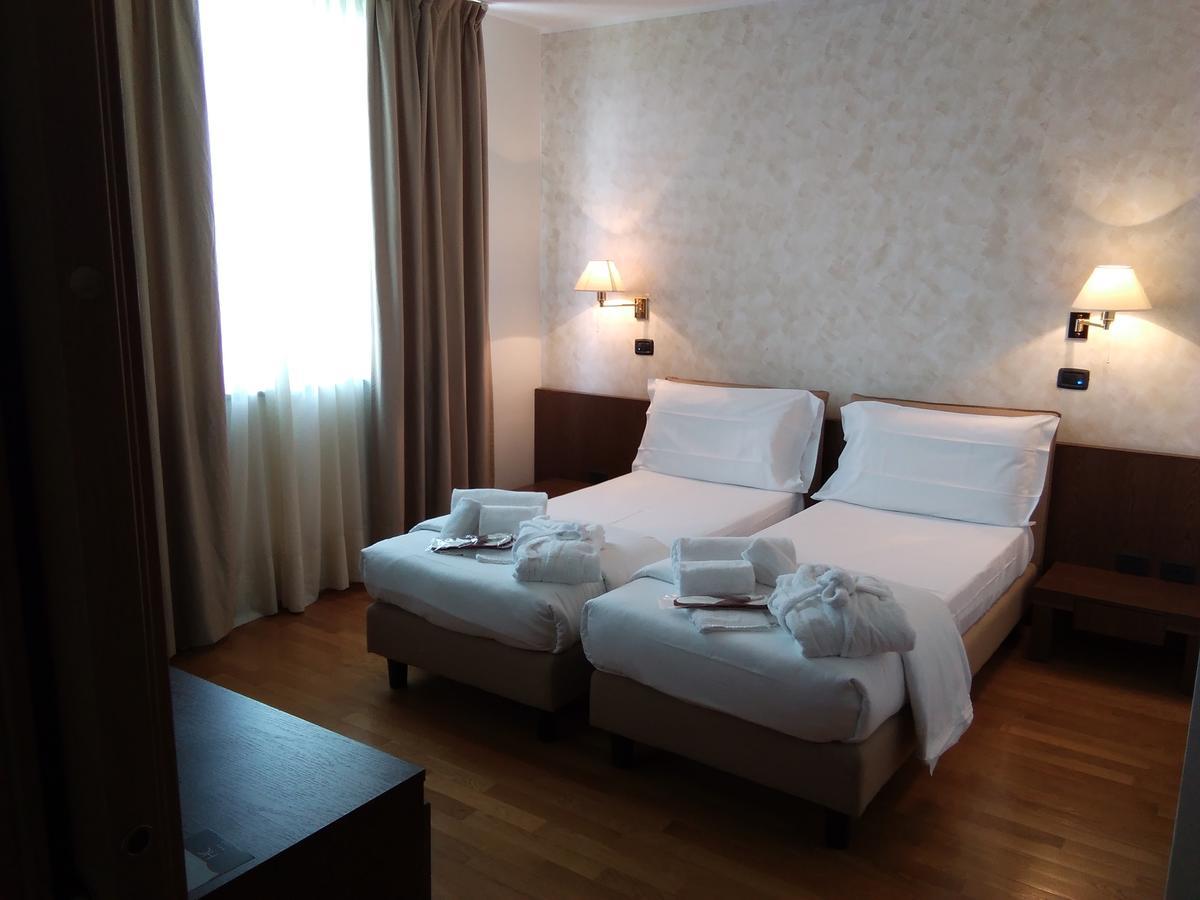 Hotel Cavalieri Pinerolo Luaran gambar