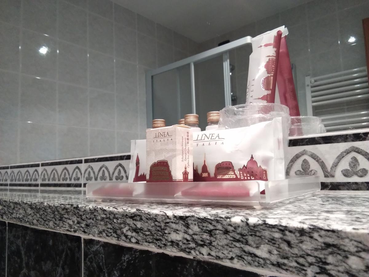 Hotel Cavalieri Pinerolo Luaran gambar