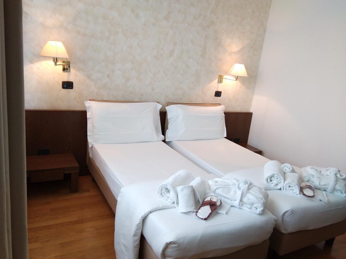 Hotel Cavalieri Pinerolo Luaran gambar